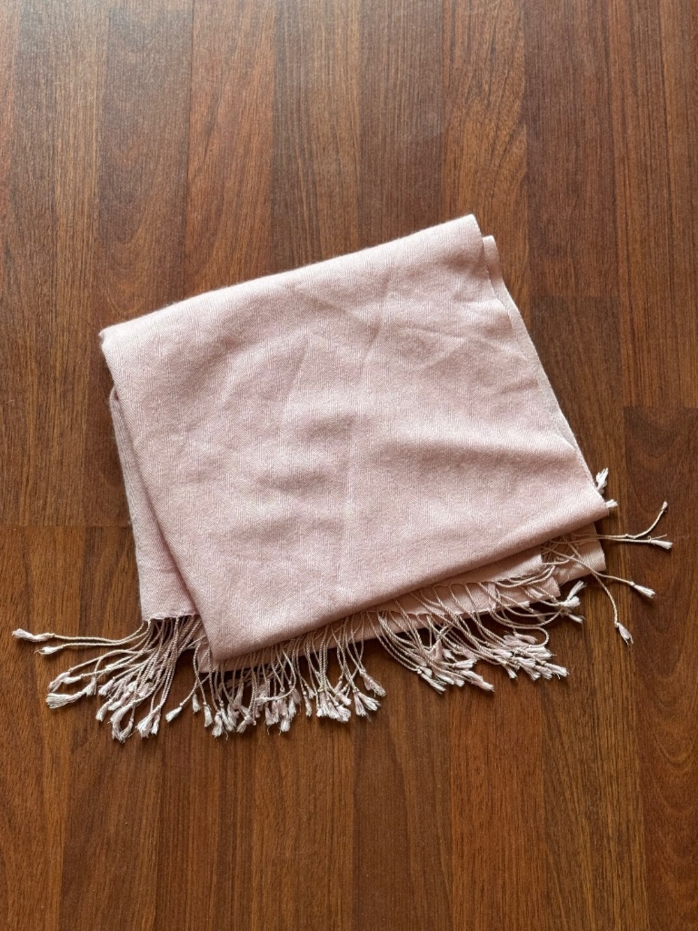 Solid light pink vintage Ralph Lauren pashmina with fringe- VGUC